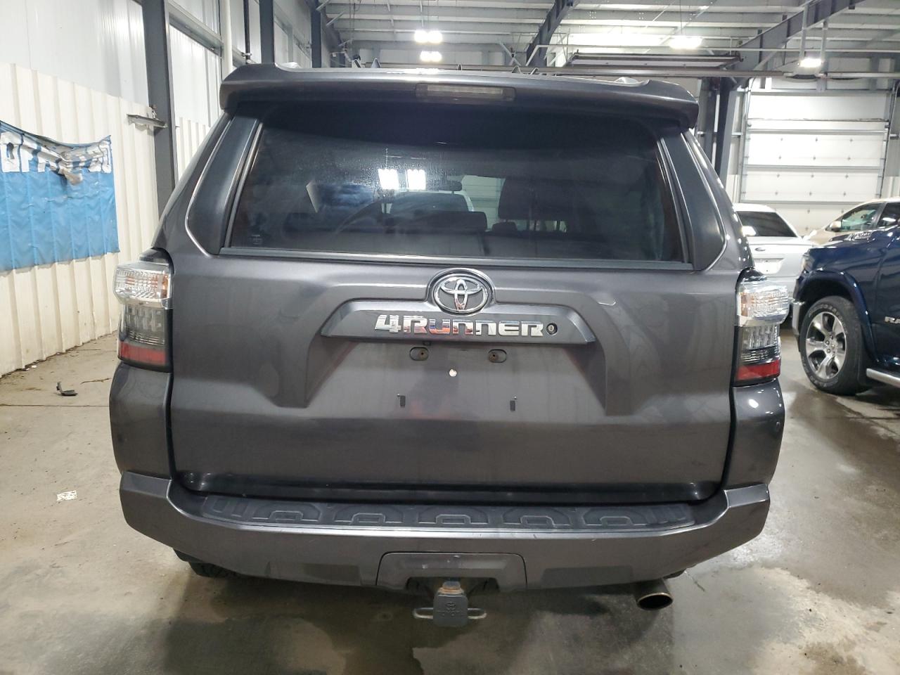 JTEBU5JR7E5180011 2014 Toyota 4Runner Sr5