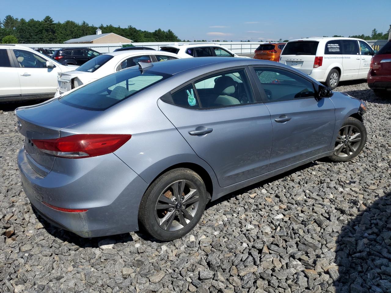 2017 Hyundai Elantra - Image 3