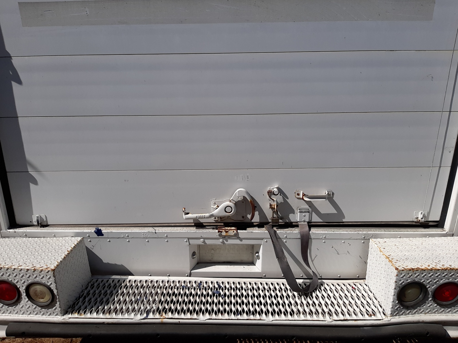 1FCLE49L92HA39208 2002 Ford Econoline E450 Super Duty Commercial Stripped Chassis