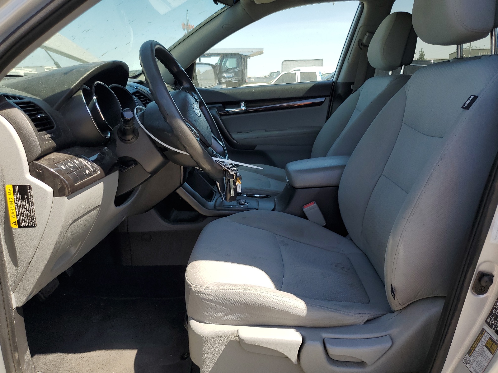 5XYKT3A12CG308598 2012 Kia Sorento Base