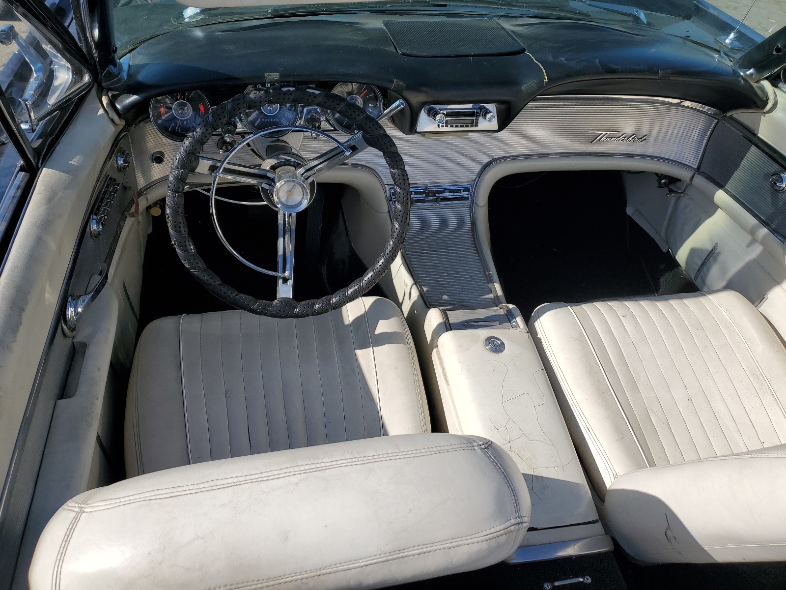 1Y73Z104393 1961 Ford Thunderbir