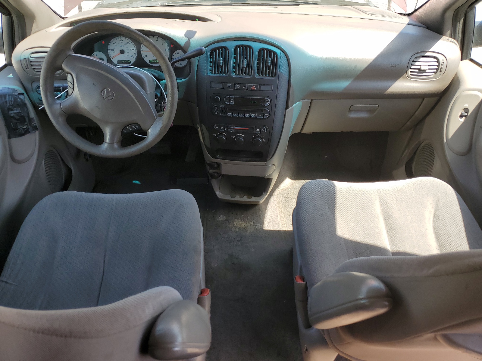 2B4GP44342R705394 2002 Dodge Grand Caravan Sport