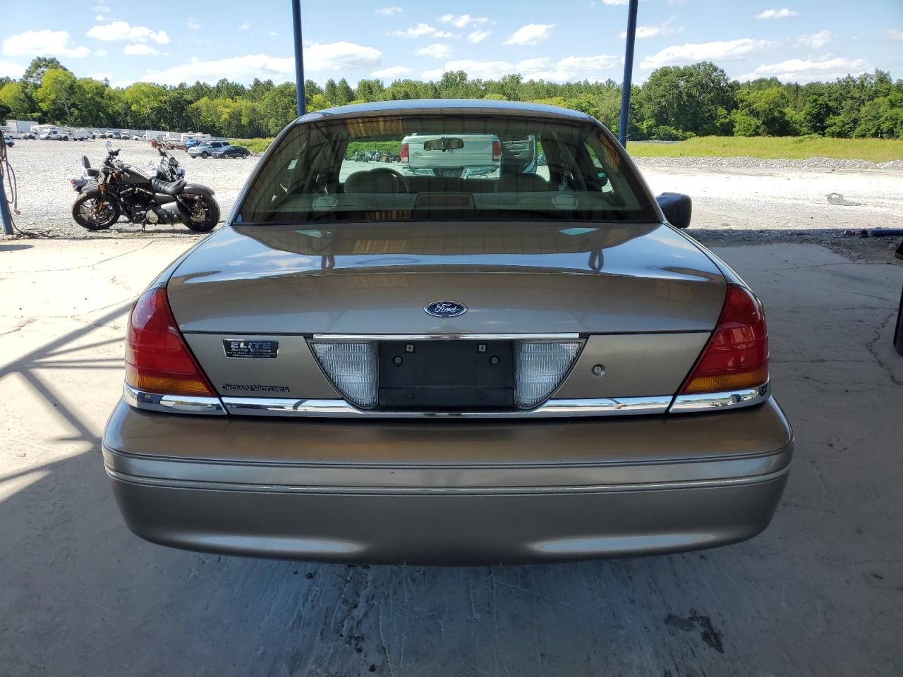 2001 Ford Crown Victoria VIN: 2FAFP73W71X127934 Lot: 58314924