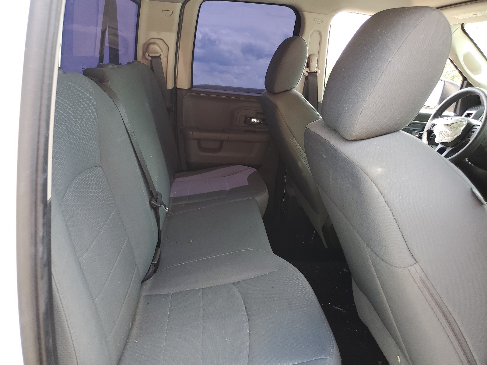 1C6RR7GT0FS580831 2015 Ram 1500 Slt