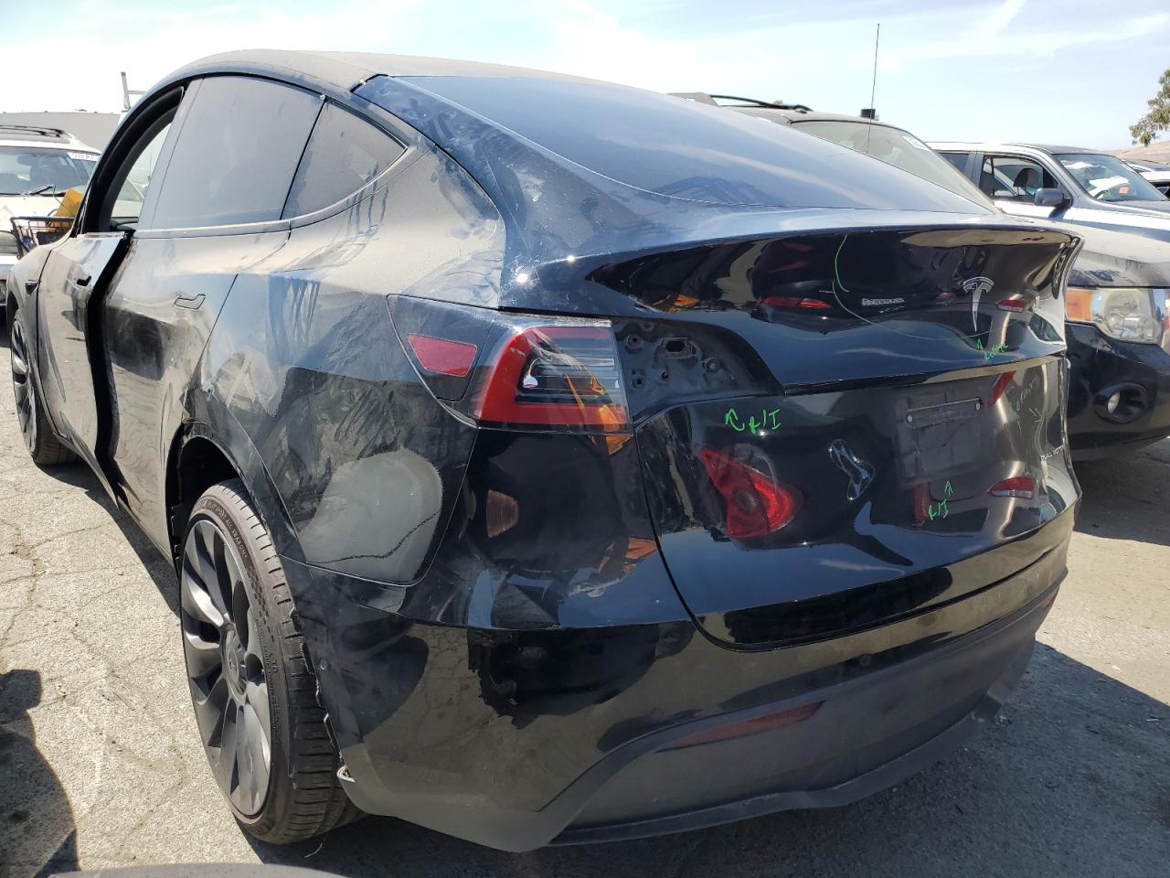 7SAYGDEF9NF572604 Tesla Model Y  2