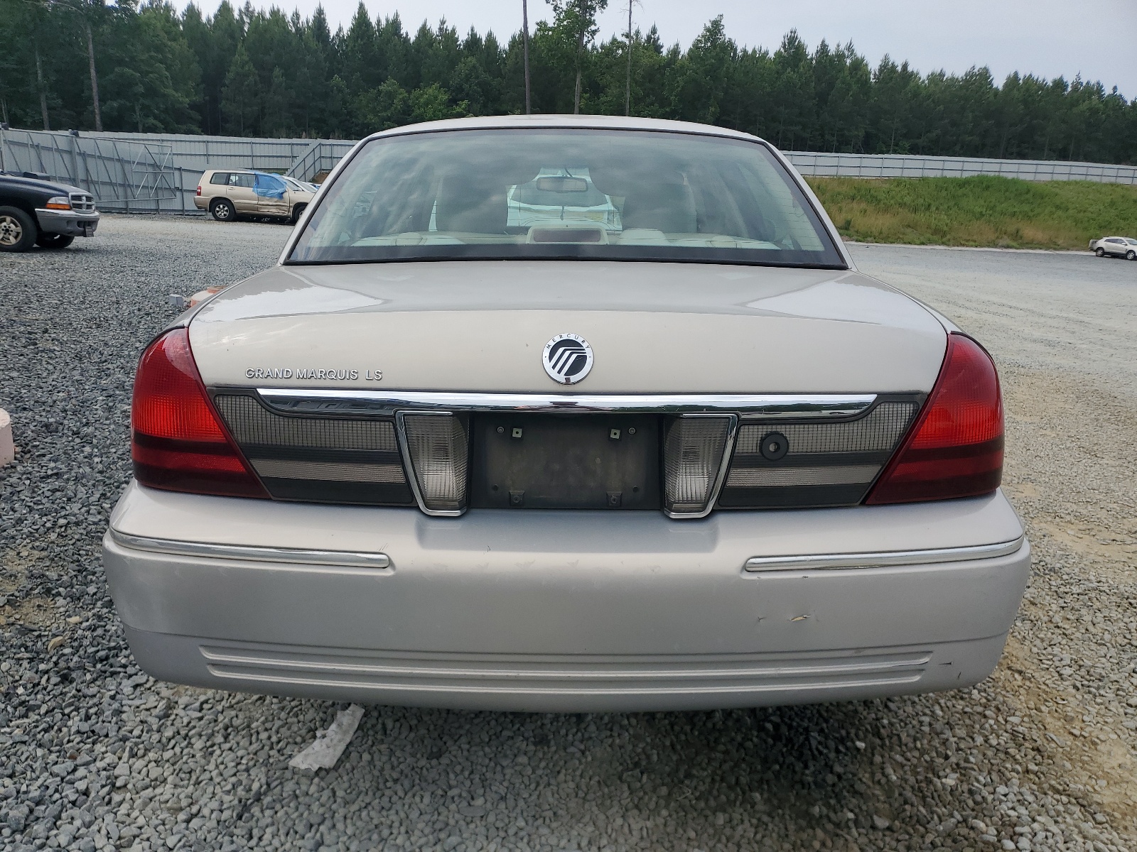 2MEBM7FV7BX603250 2011 Mercury Grand Marquis Ls