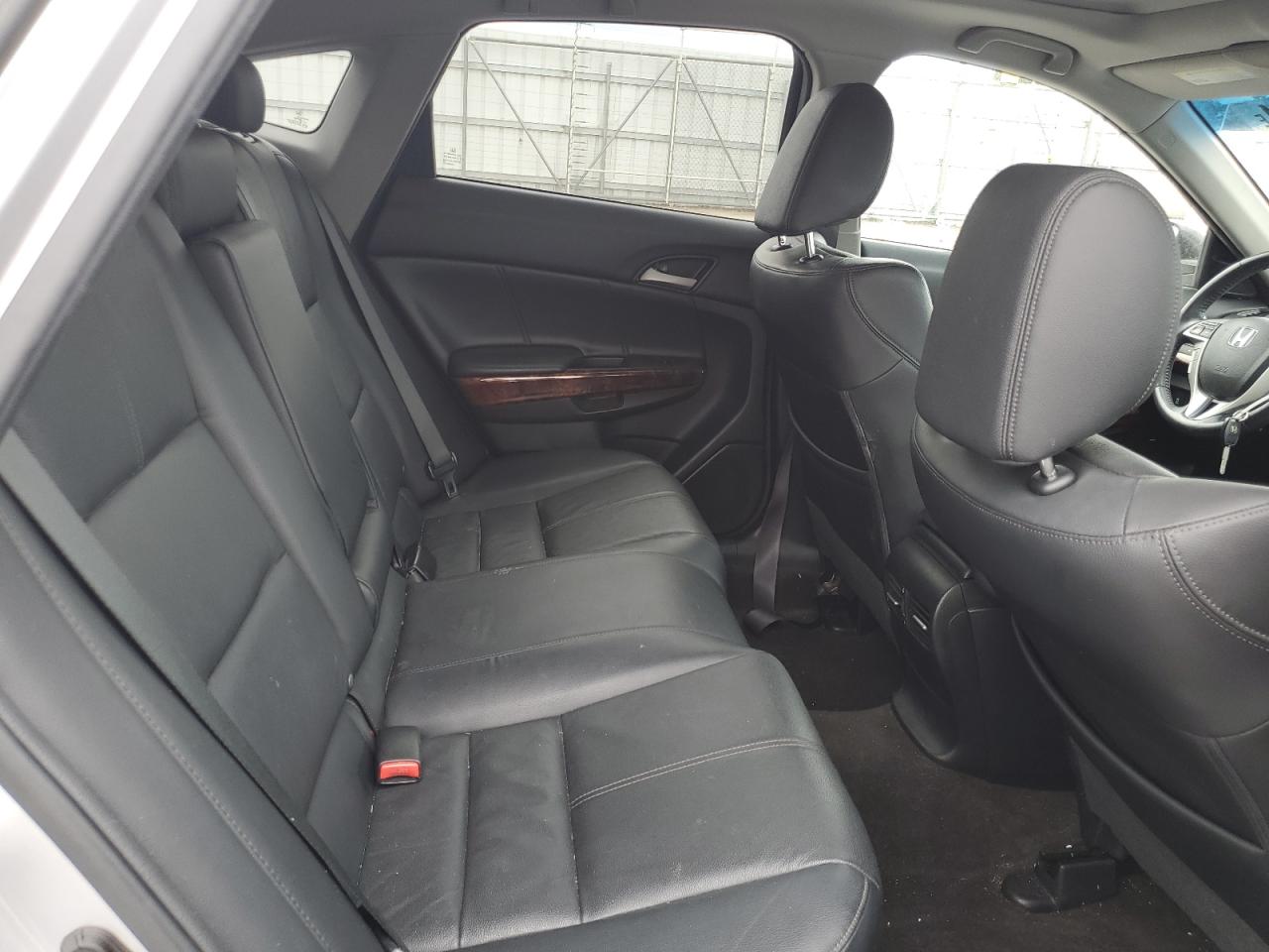 2012 Honda Crosstour - Image 11