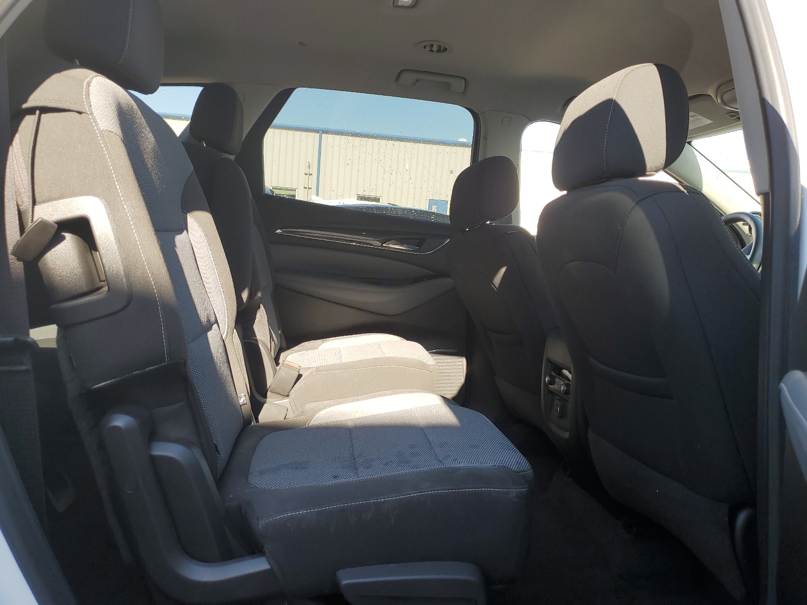 5GAERAKW7LJ175591 2020 Buick Enclave Preferred