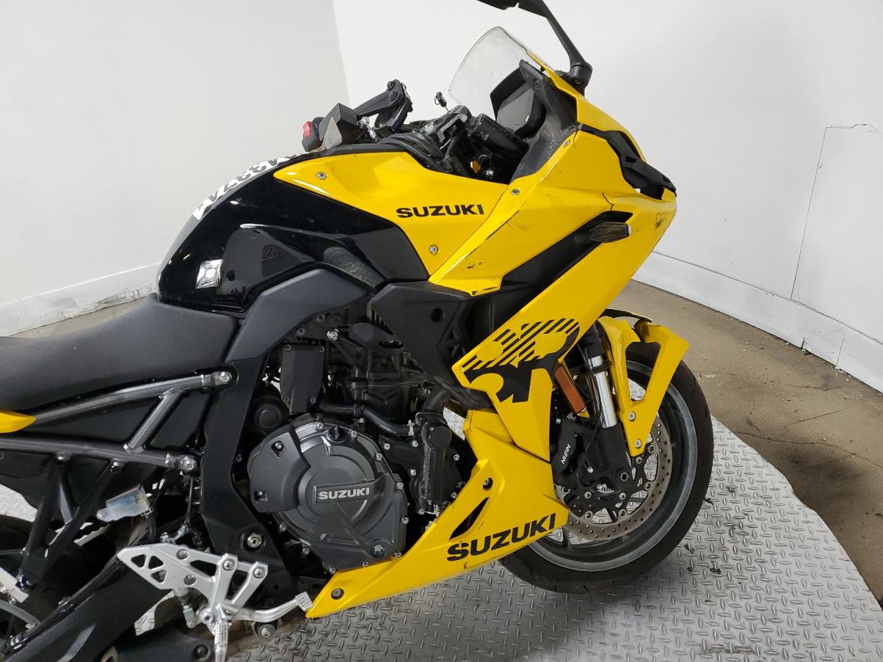 2024 Suzuki Gsx800 F VIN: JS1EM13B9R7102781 Lot: 59943374