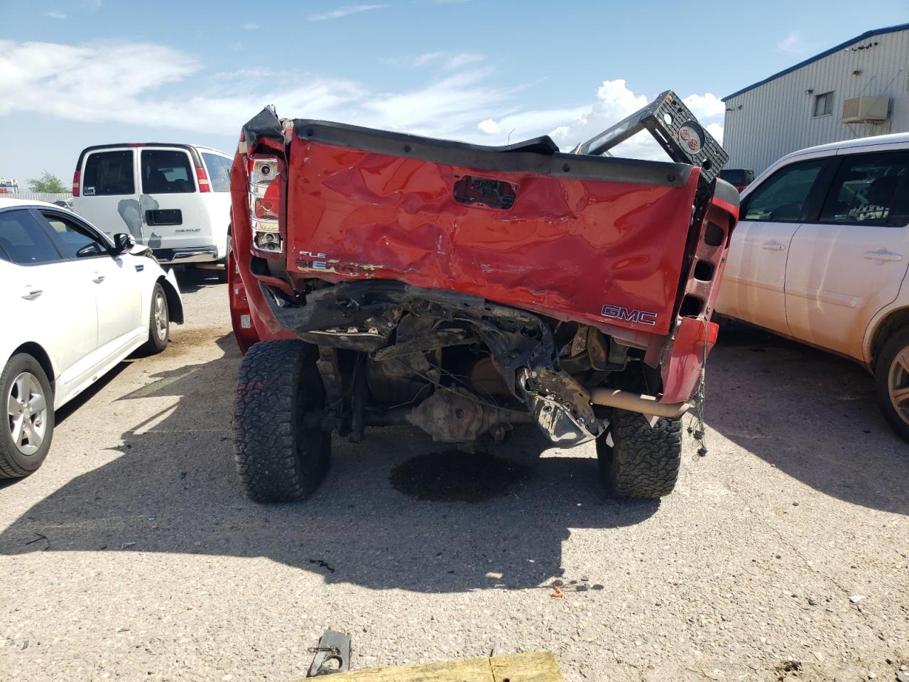 2008 GMC Sierra C1500 VIN: 2GTEC13C381105804 Lot: 61153024