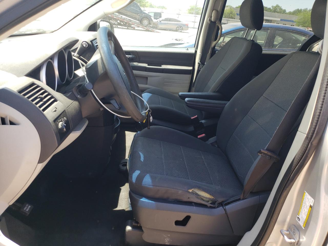 2008 Dodge Caravan - Image 7
