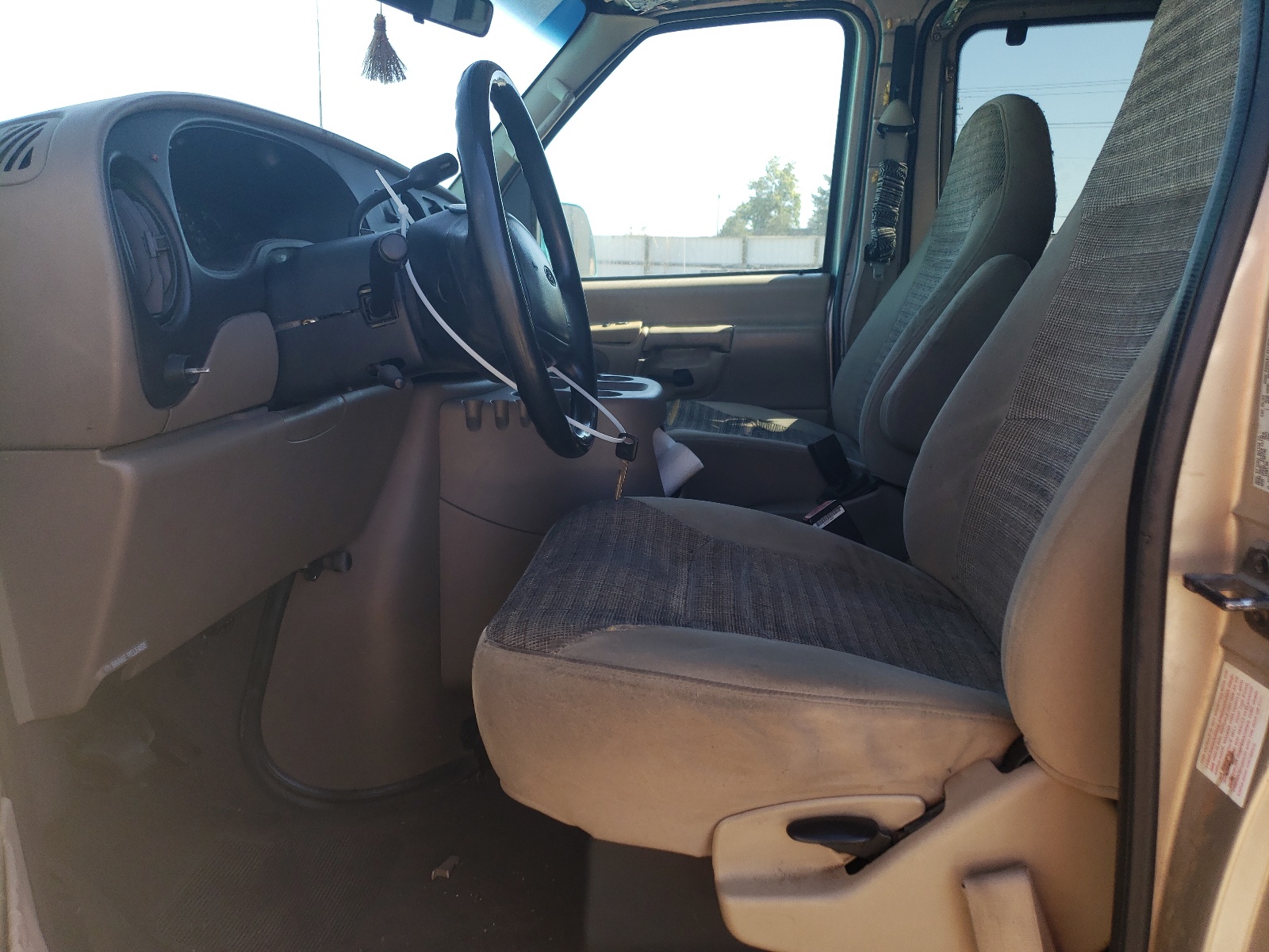 1FBSS31S71HB68147 2001 Ford Econoline E350 Super Duty Wagon