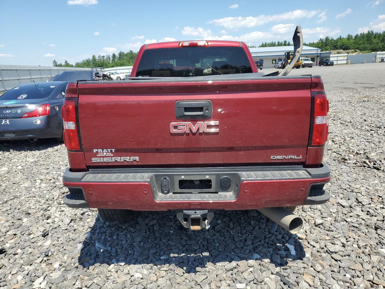 1GT12UEY9JF244605 2018 GMC Sierra K2500 Denali