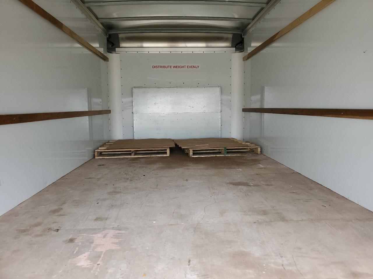 2022 Ford Econoline E350 Super Duty Cutaway Van VIN: 1FDWE3FK9NDC29780 Lot: 57814124