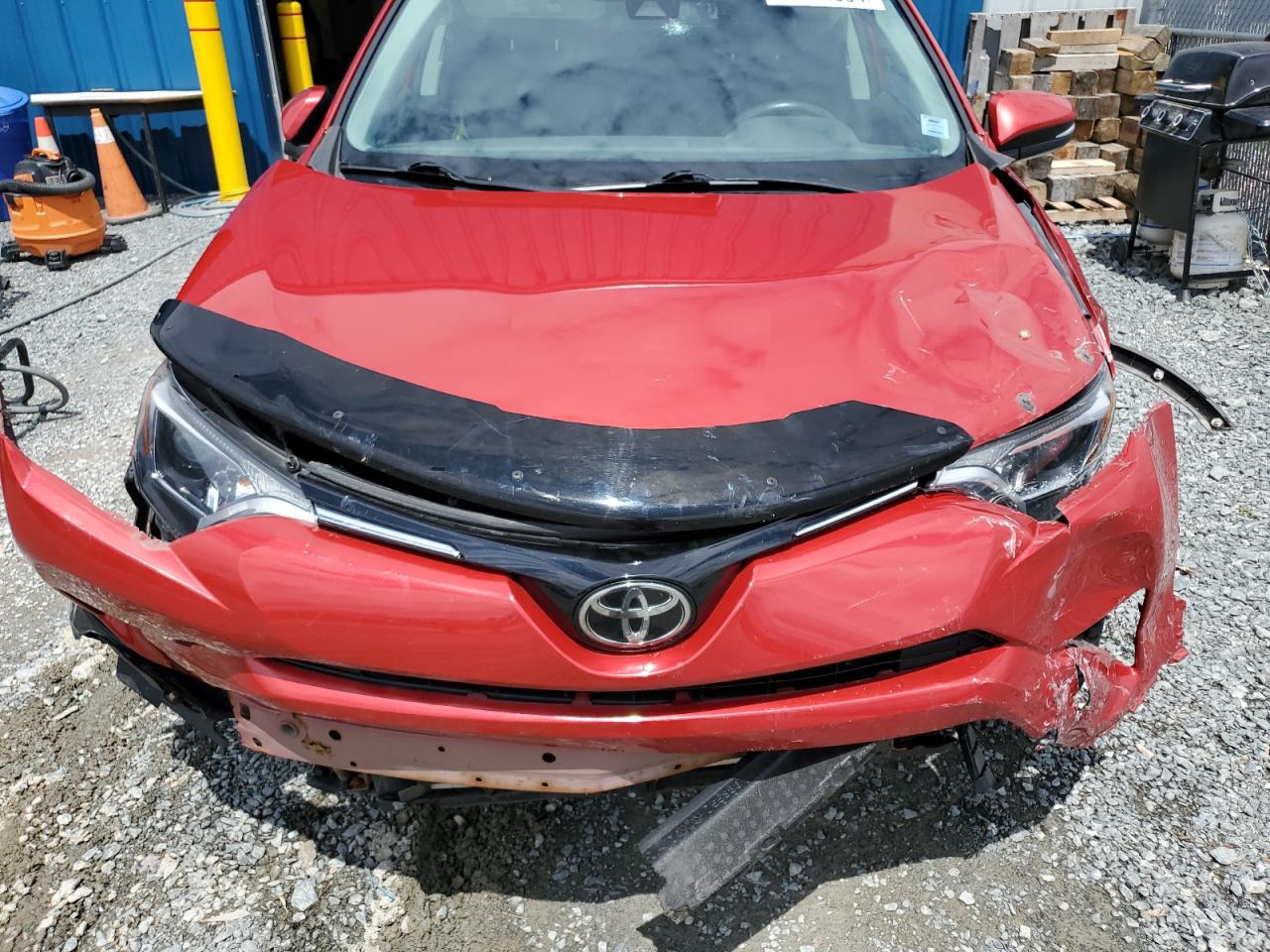 2T3BFREV9HW669682 2017 Toyota Rav4 Le