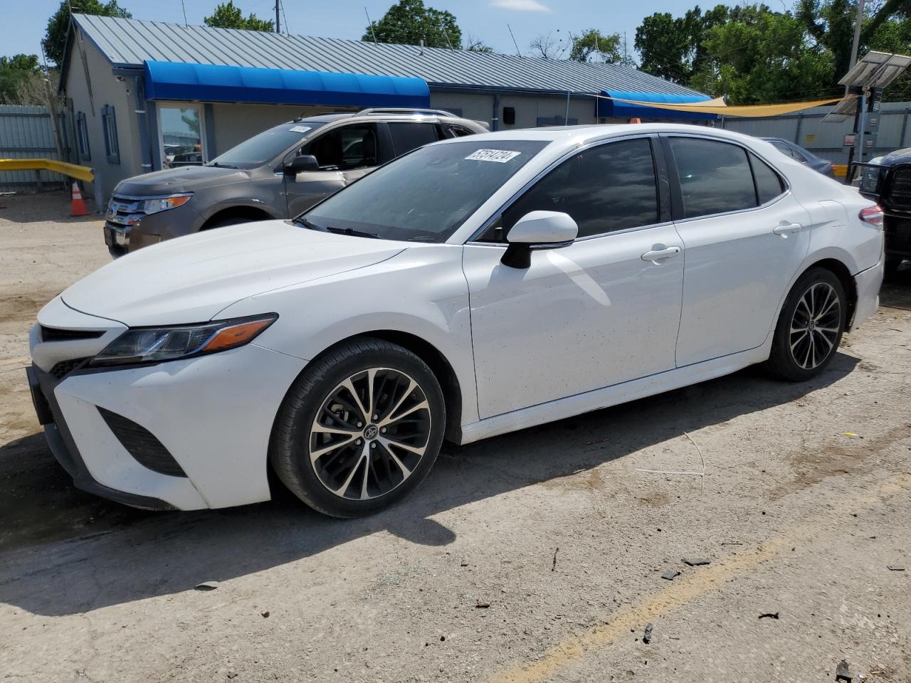 4T1B11HK7JU099746 2018 TOYOTA CAMRY - Image 1