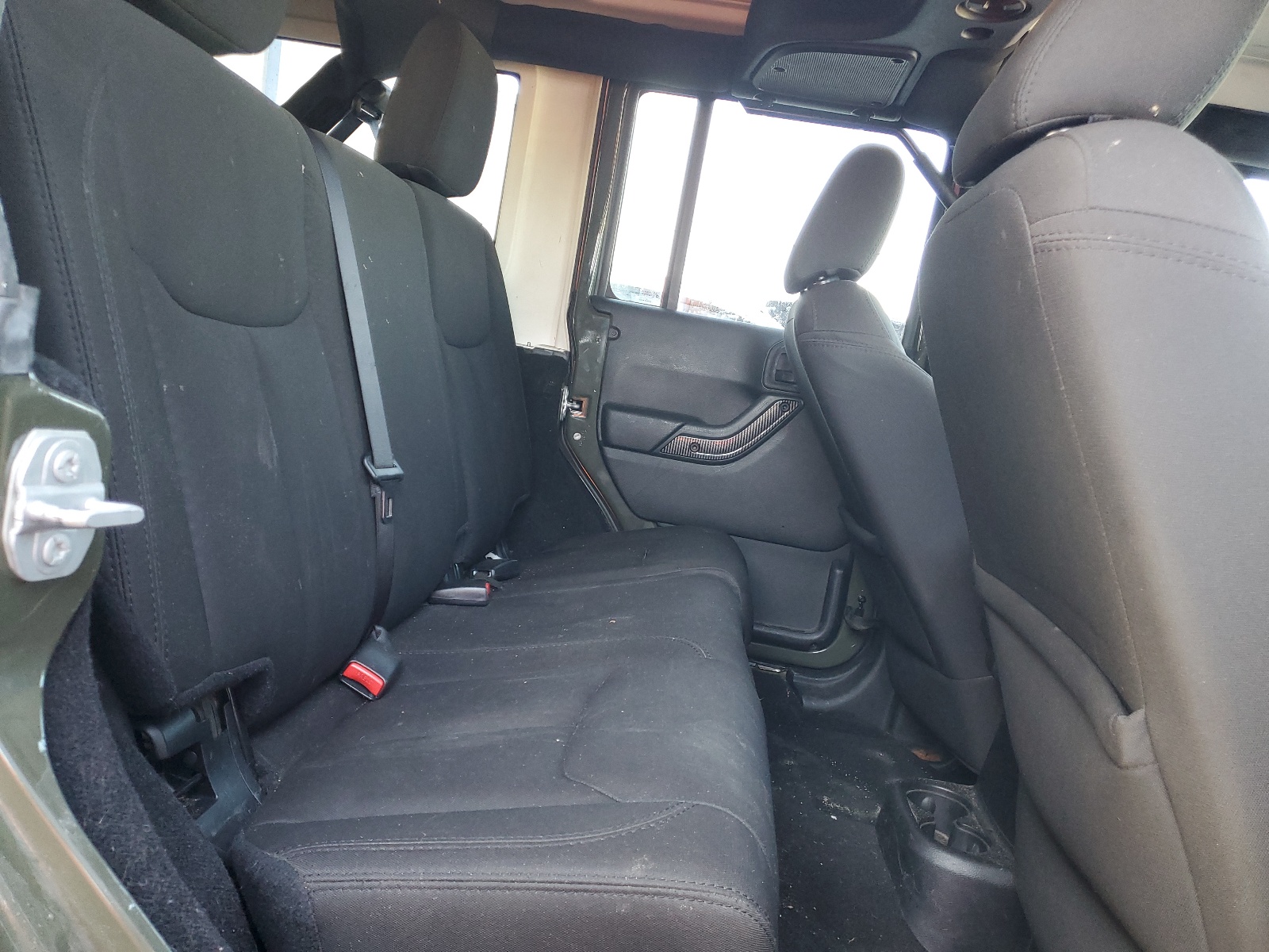 1C4BJWDG5FL582197 2015 Jeep Wrangler Unlimited Sport