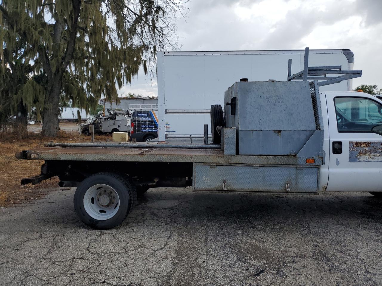 1999 Ford F550 Super Duty VIN: 1FDAF57F5XEA91303 Lot: 58299664