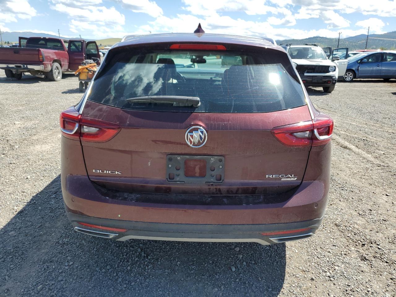 W04GV8SXXJ1176987 2018 Buick Regal Tourx Essence