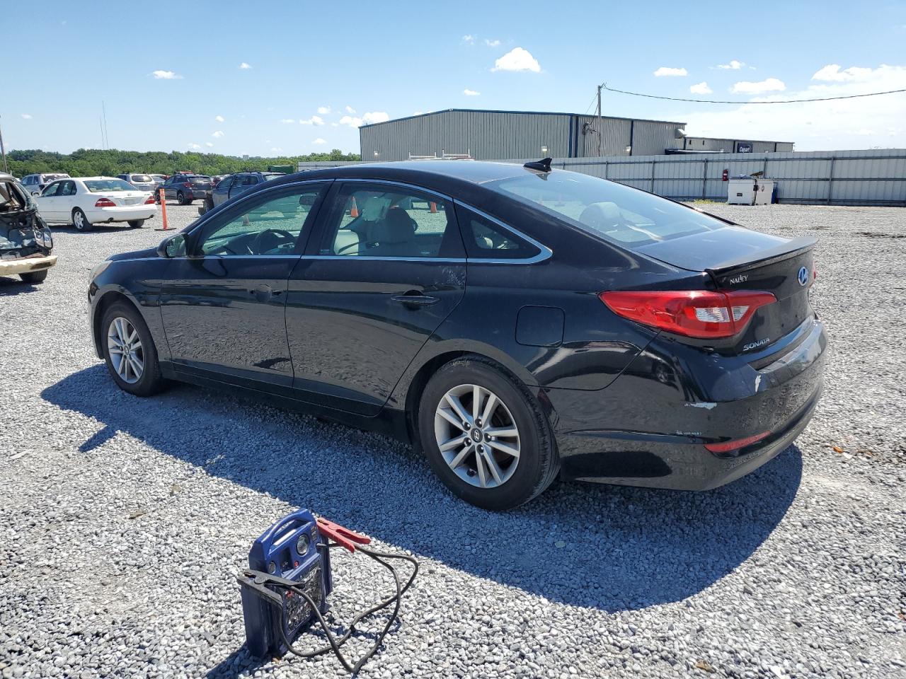 5NPE24AF6HH585207 2017 HYUNDAI SONATA - Image 2