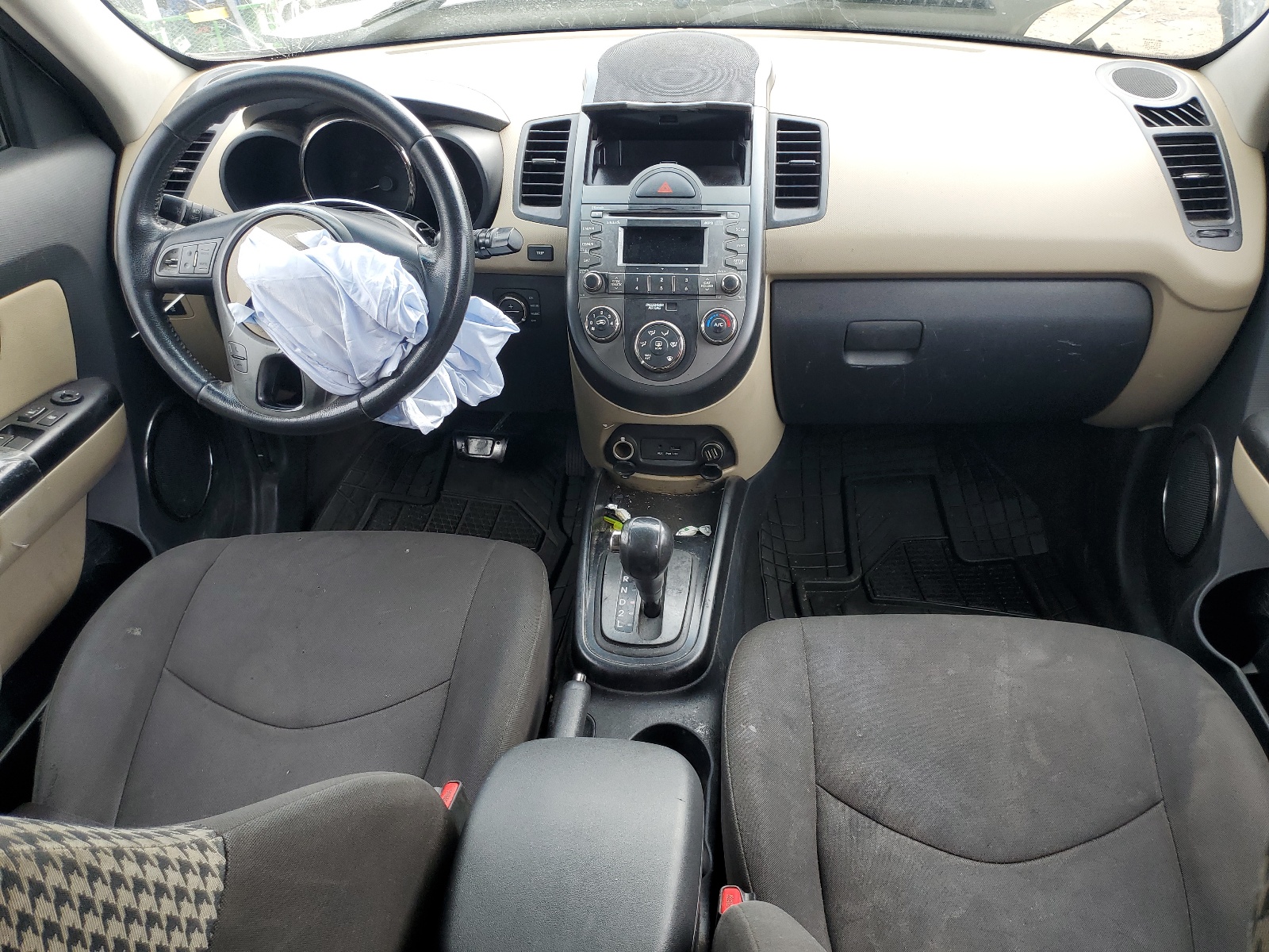 KNDJT2A23A7177061 2010 Kia Soul +