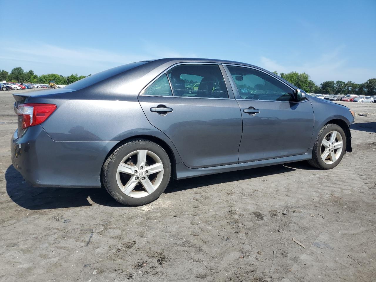 VIN 4T1BF1FK0DU220447 2013 TOYOTA CAMRY no.3