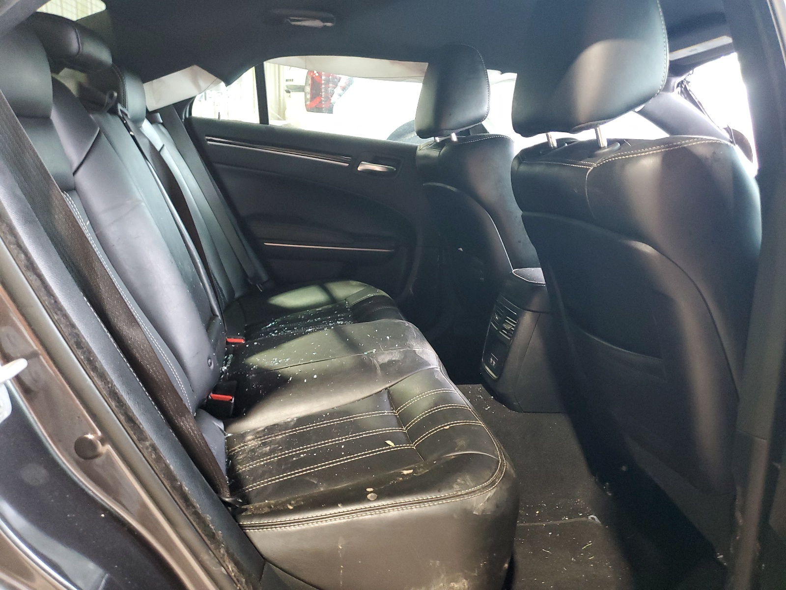 2C3CCABG2KH693936 2019 Chrysler 300 S