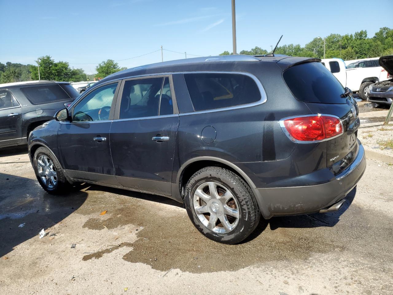 2009 Buick Enclave - Image 2
