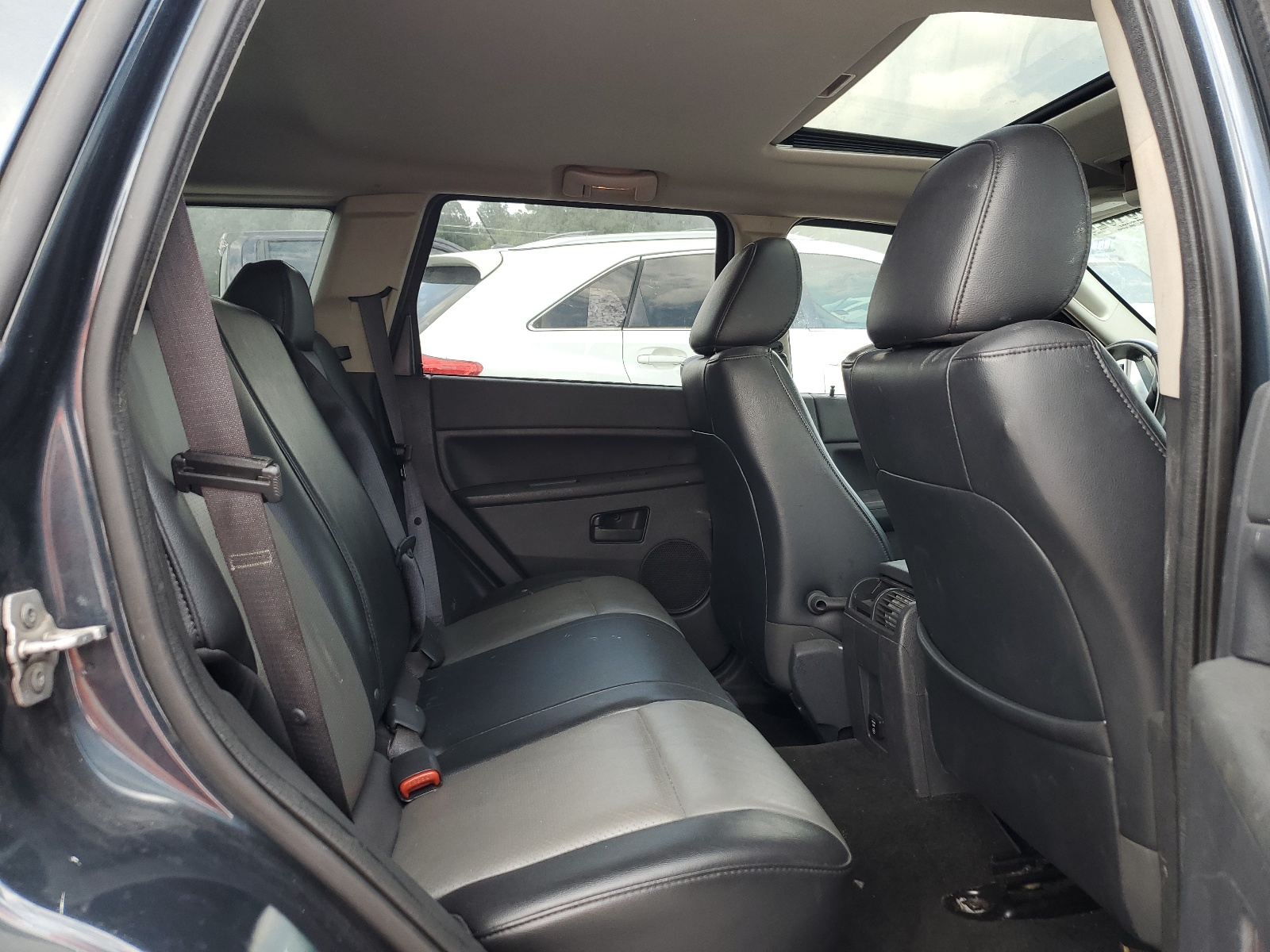 1J8GS48K58C141722 2008 Jeep Grand Cherokee Laredo