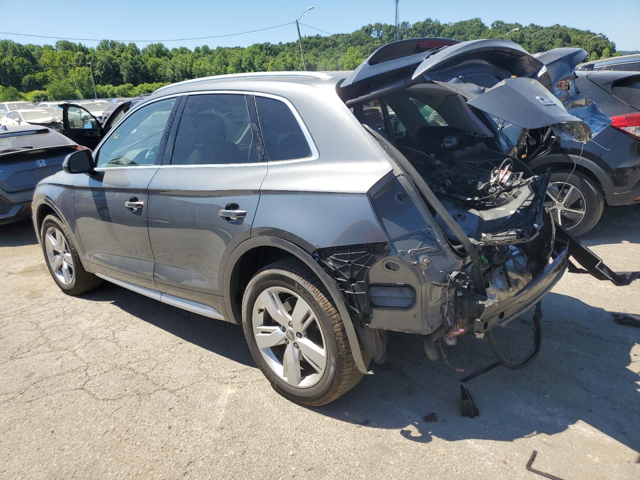 WA1BNAFY5K2035843 2019 AUDI Q5 - Image 2