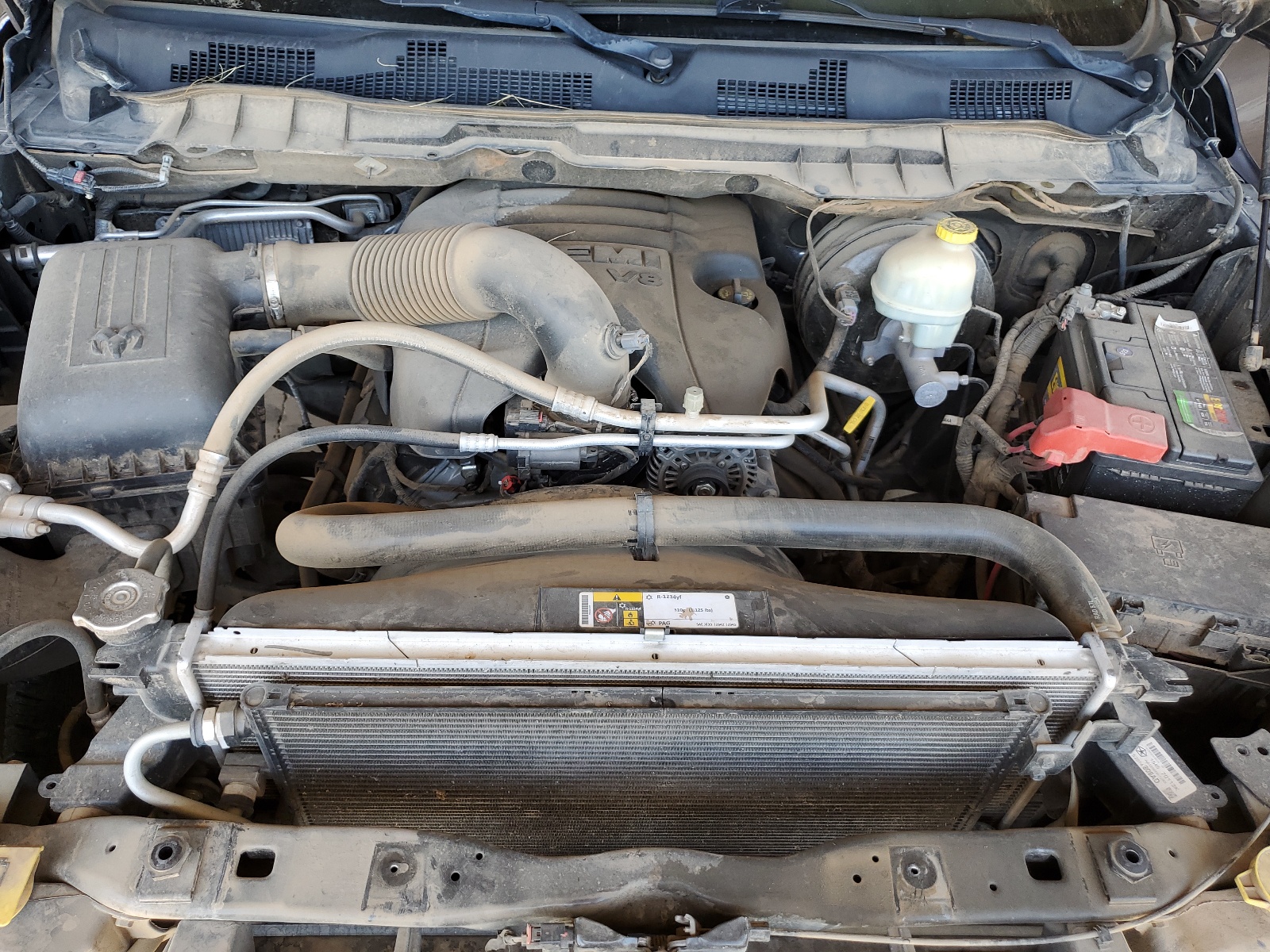 1C6RR7MT1FS719868 2015 Ram 1500 Sport