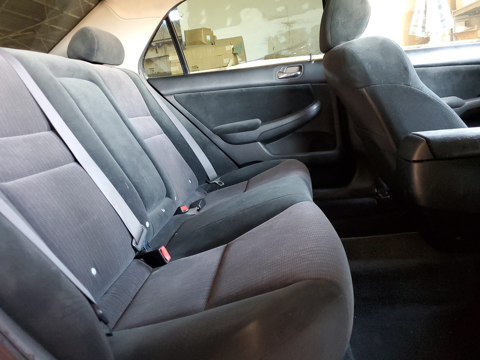 1HGCM563X4A138372 2004 Honda Accord Lx