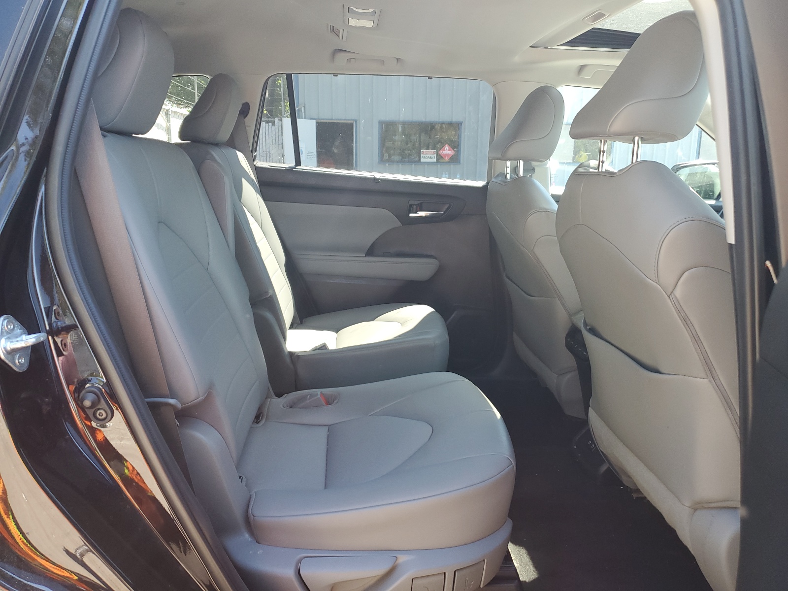 5TDHZRBH6MS096784 2021 Toyota Highlander Xle