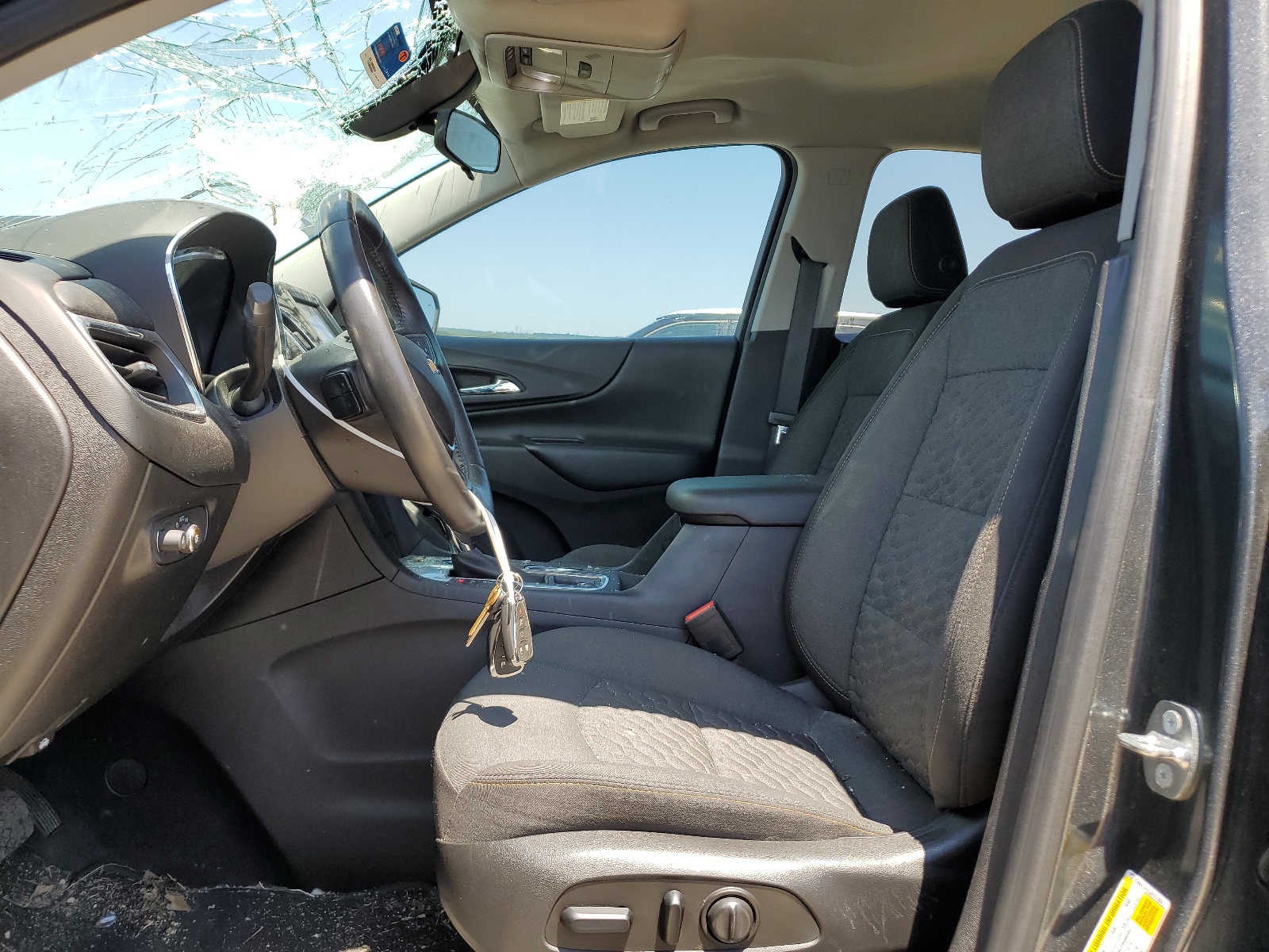 2GNAXJEV3J6147083 2018 Chevrolet Equinox Lt