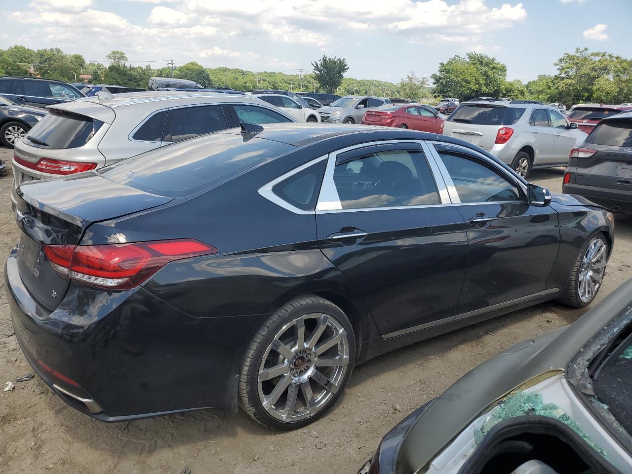 2015 Hyundai Genesis 3.8L VIN: KMHGN4JE7FU075597 Lot: 58811634