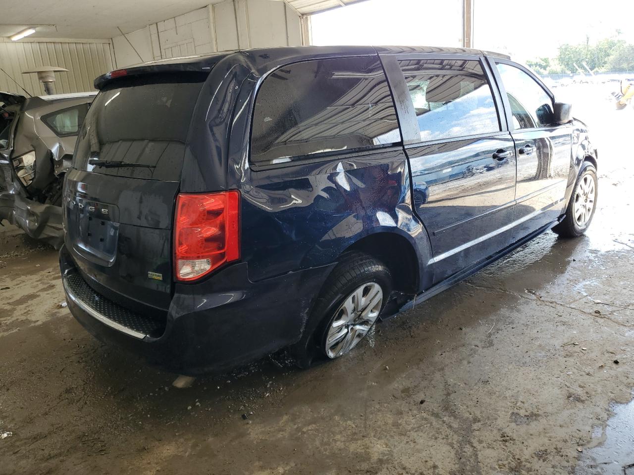 2016 Dodge Caravan - Image 3