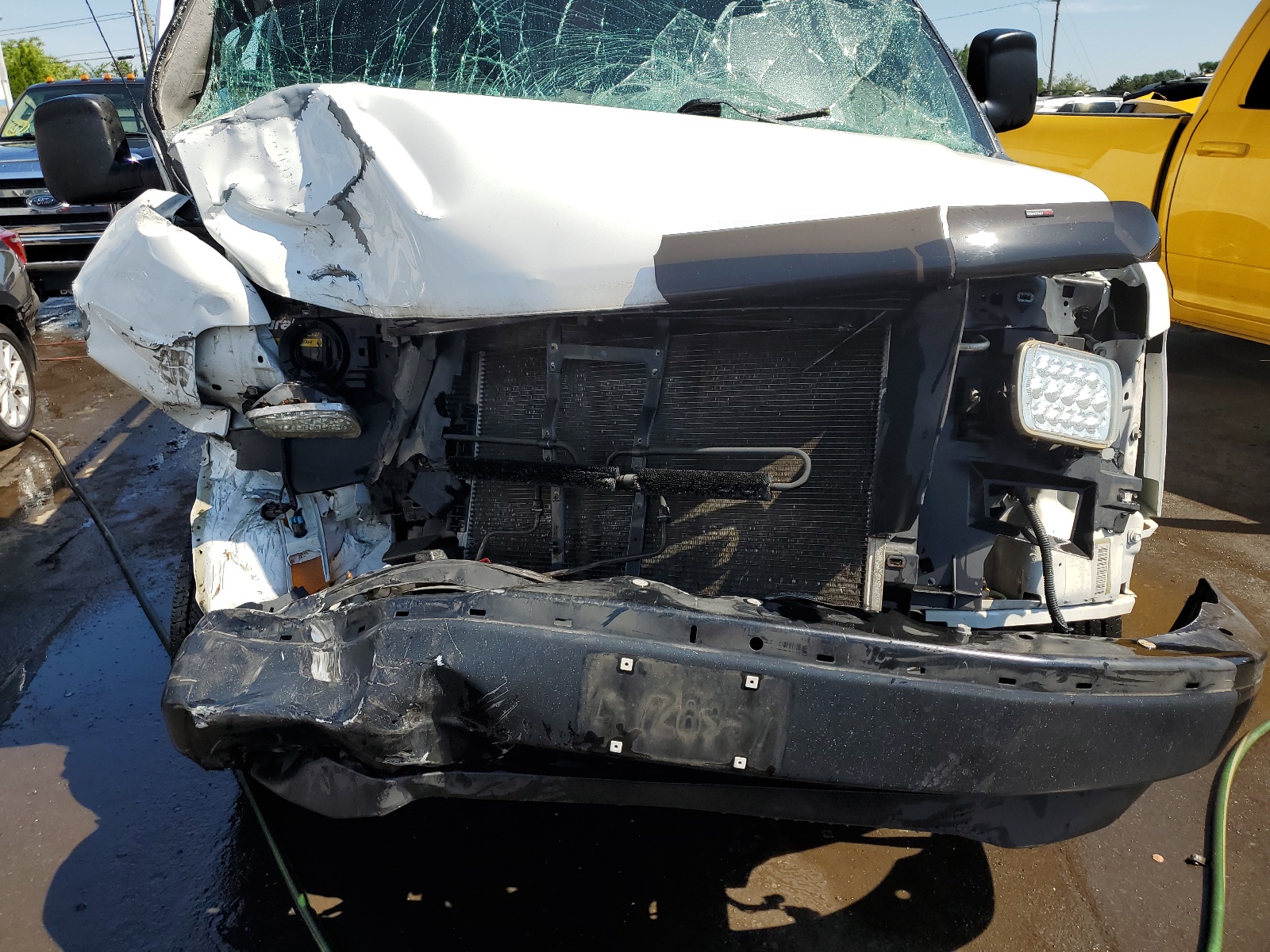 1GCWGAFG6H1221141 2017 Chevrolet Express G2500