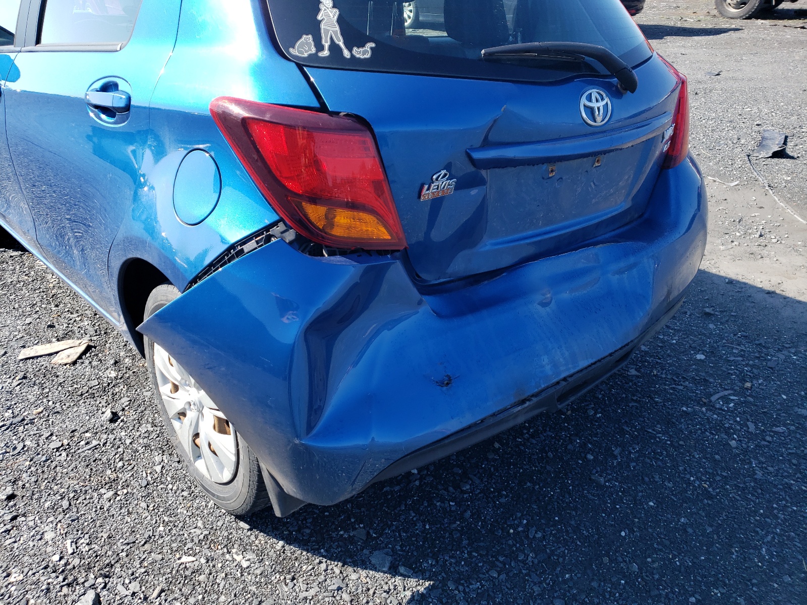 VNKKTUD31FA040206 2015 Toyota Yaris