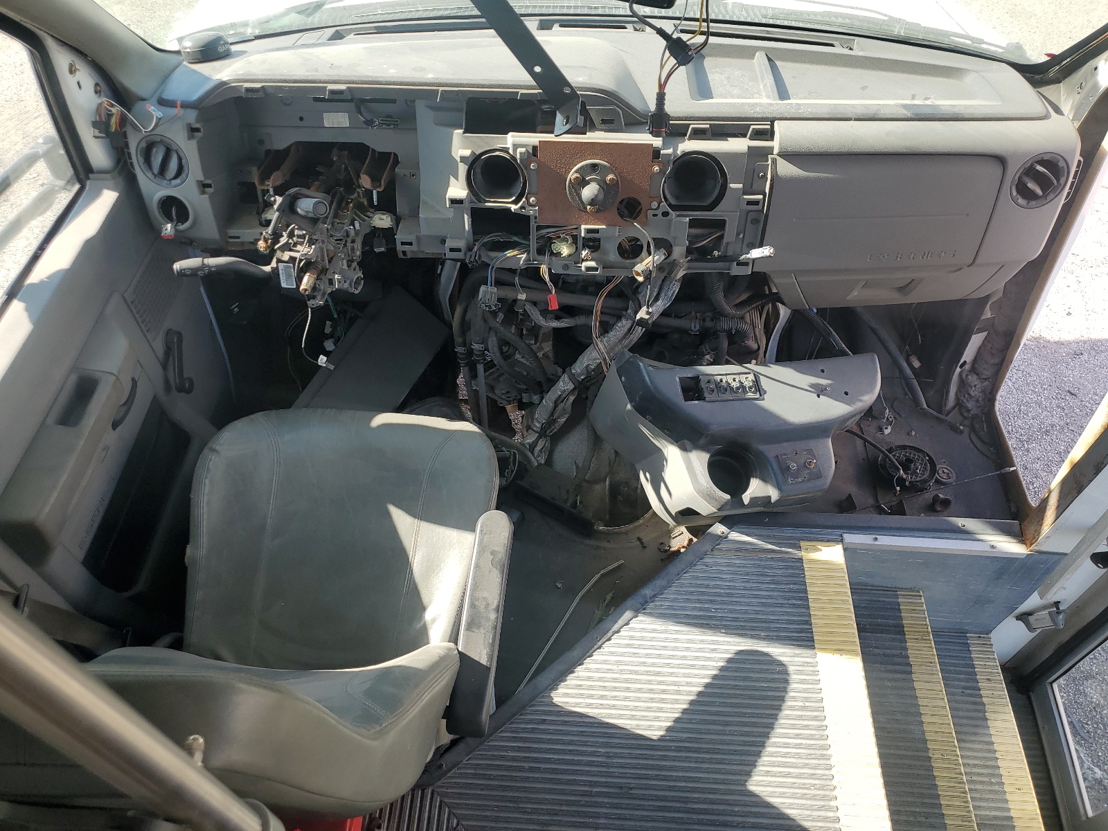 1FDFE4FS4HDC51423 2017 Ford Econoline E450 Super Duty Cutaway Van