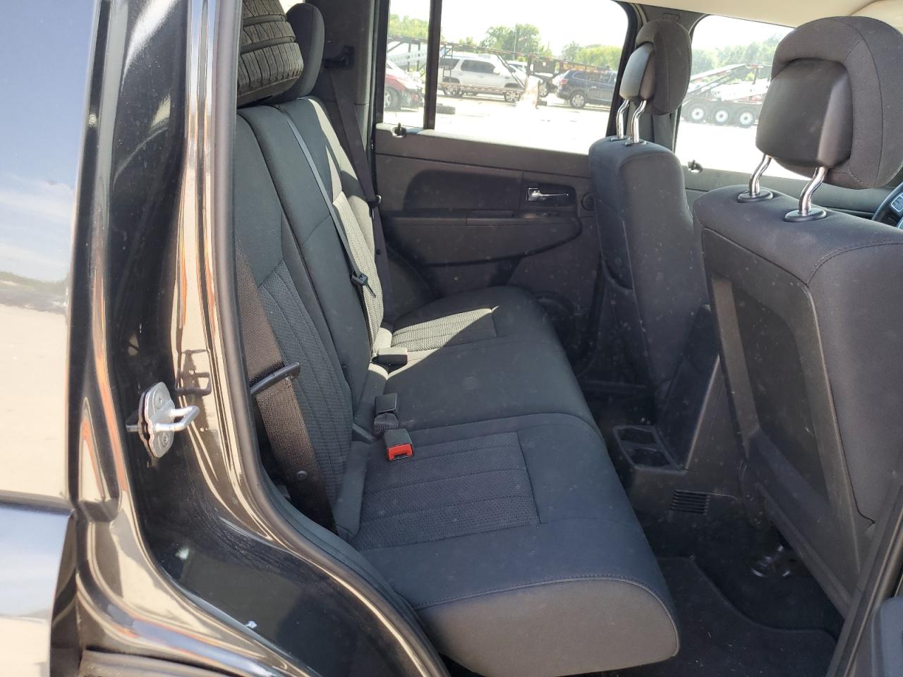 1J4PN2GK2BW549888 2011 Jeep Liberty Sport