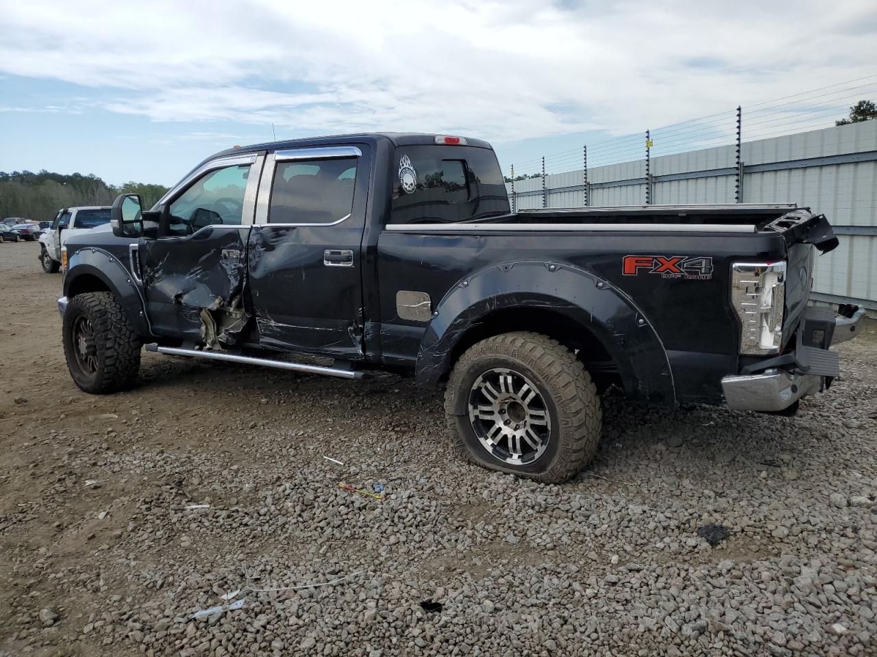 1FT7W2B65HEC35499 2017 FORD F250 - Image 2