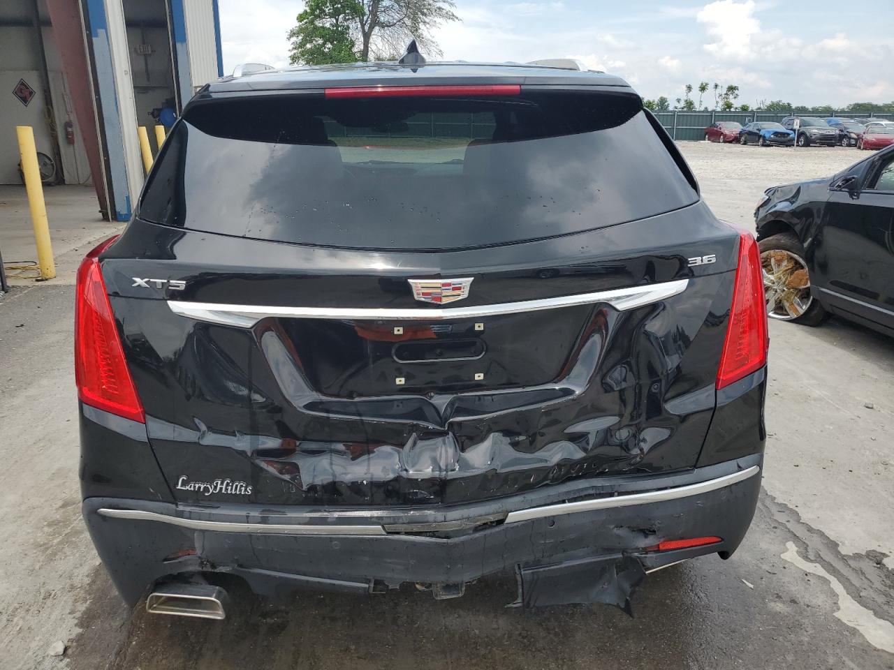 1GYKNBRS1HZ292687 2017 Cadillac Xt5 Luxury