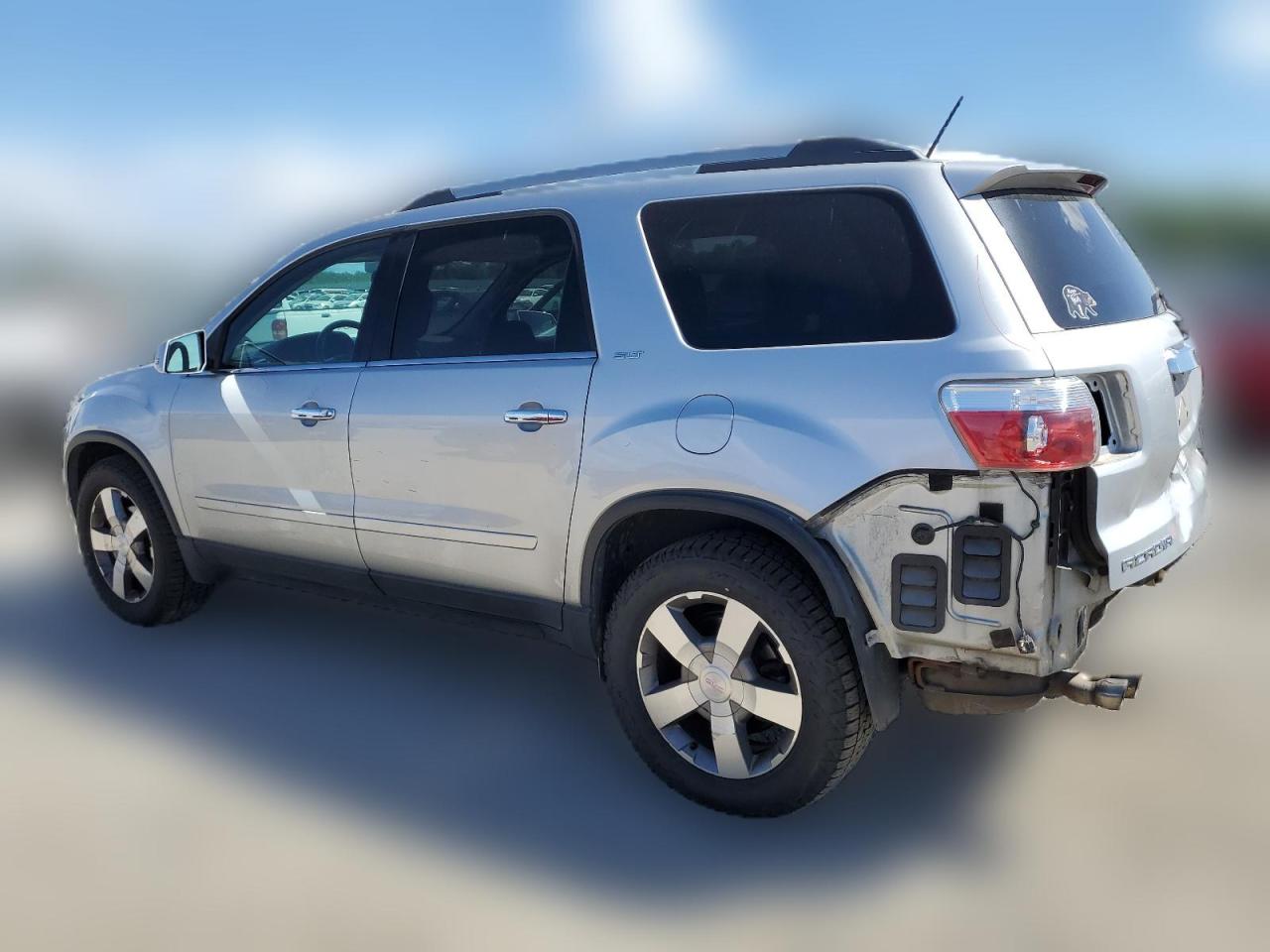 2011 GMC Acadia - Image 2