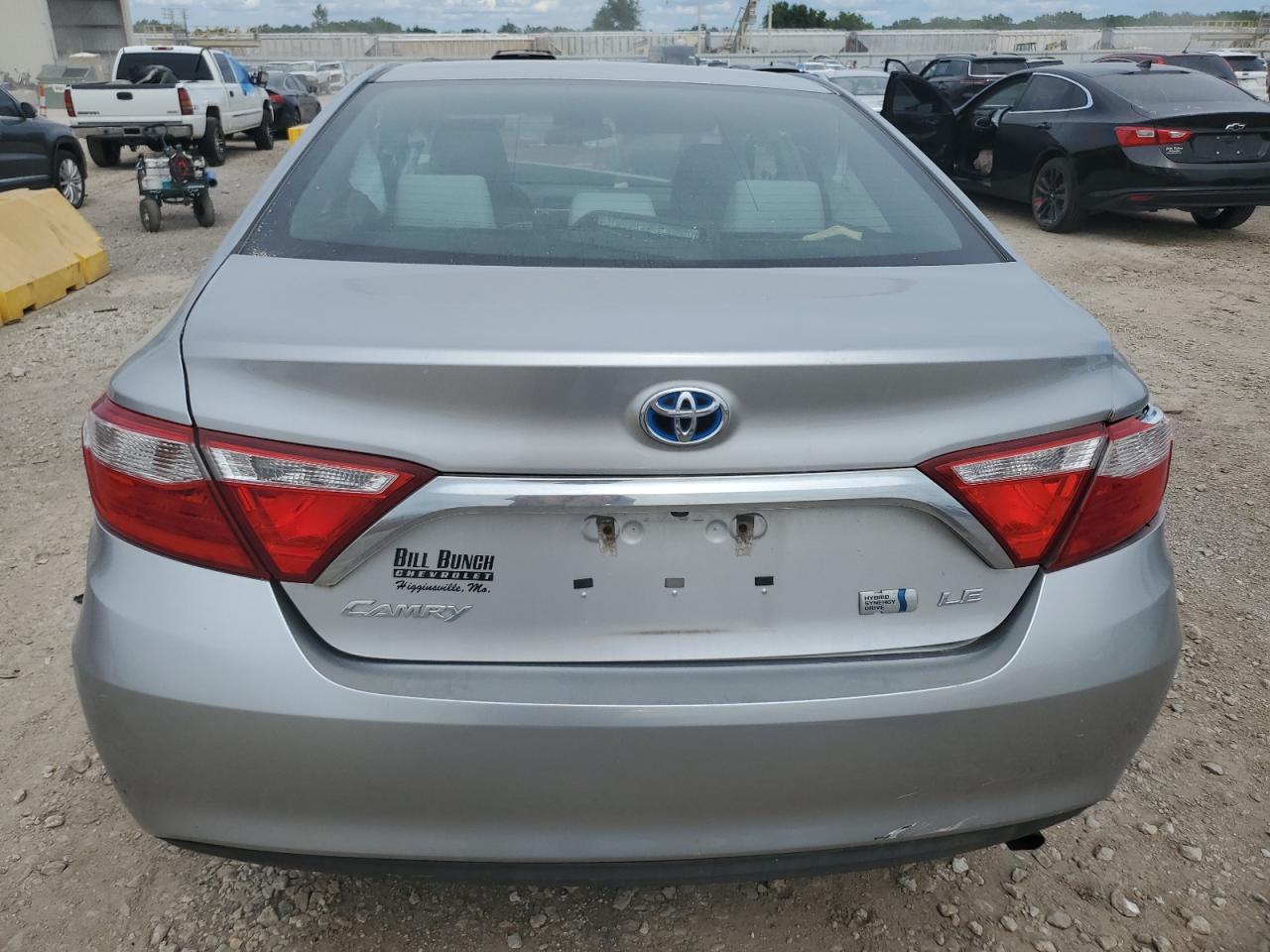 2016 Toyota Camry - Image 6