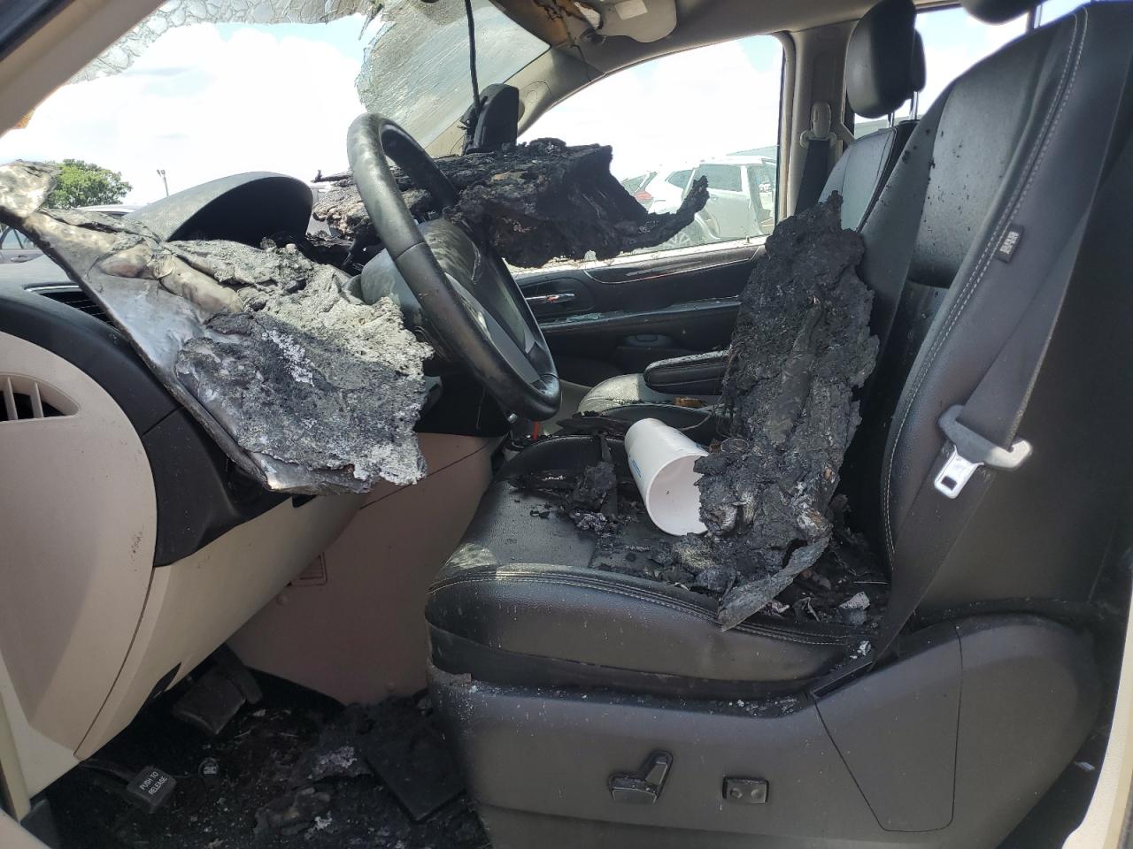 2014 Chrysler Town & Country Touring L VIN: 2C4RC1CG3ER133944 Lot: 59940474