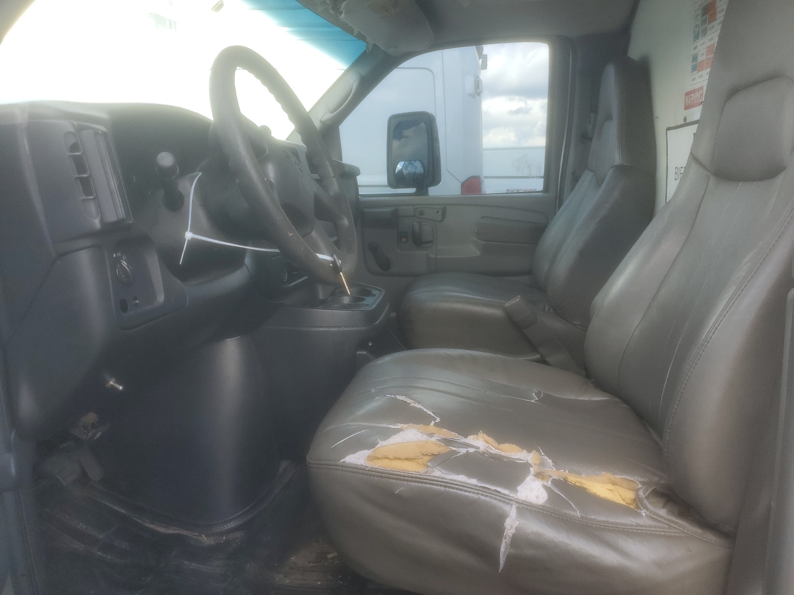 1GDJG31U141910612 2004 GMC Savana Cutaway G3500