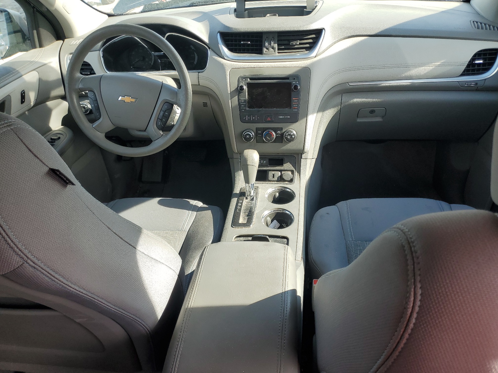 1GNKRFKDXGJ138111 2016 Chevrolet Traverse Ls