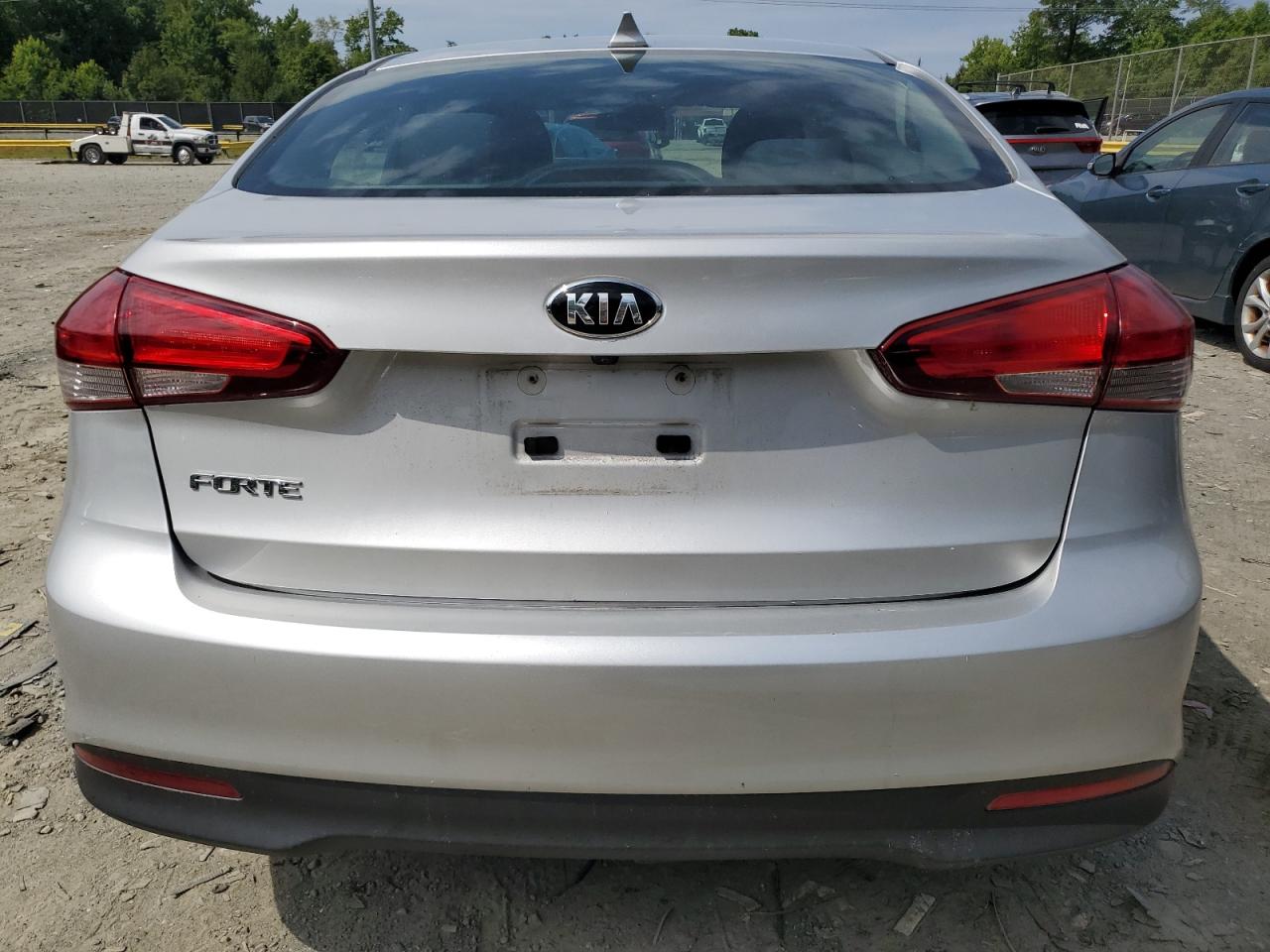 2018 Kia Forte Lx VIN: 3KPFL4A73JE267162 Lot: 61171194