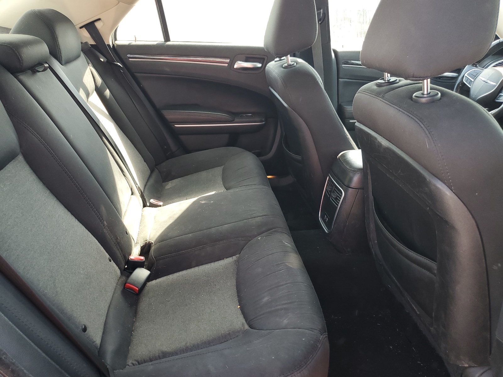 2C3CCAAGXKH555921 2019 Chrysler 300 Touring