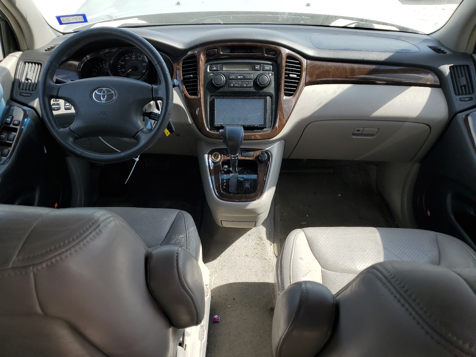 JTEGF21A910015562 2001 Toyota Highlander